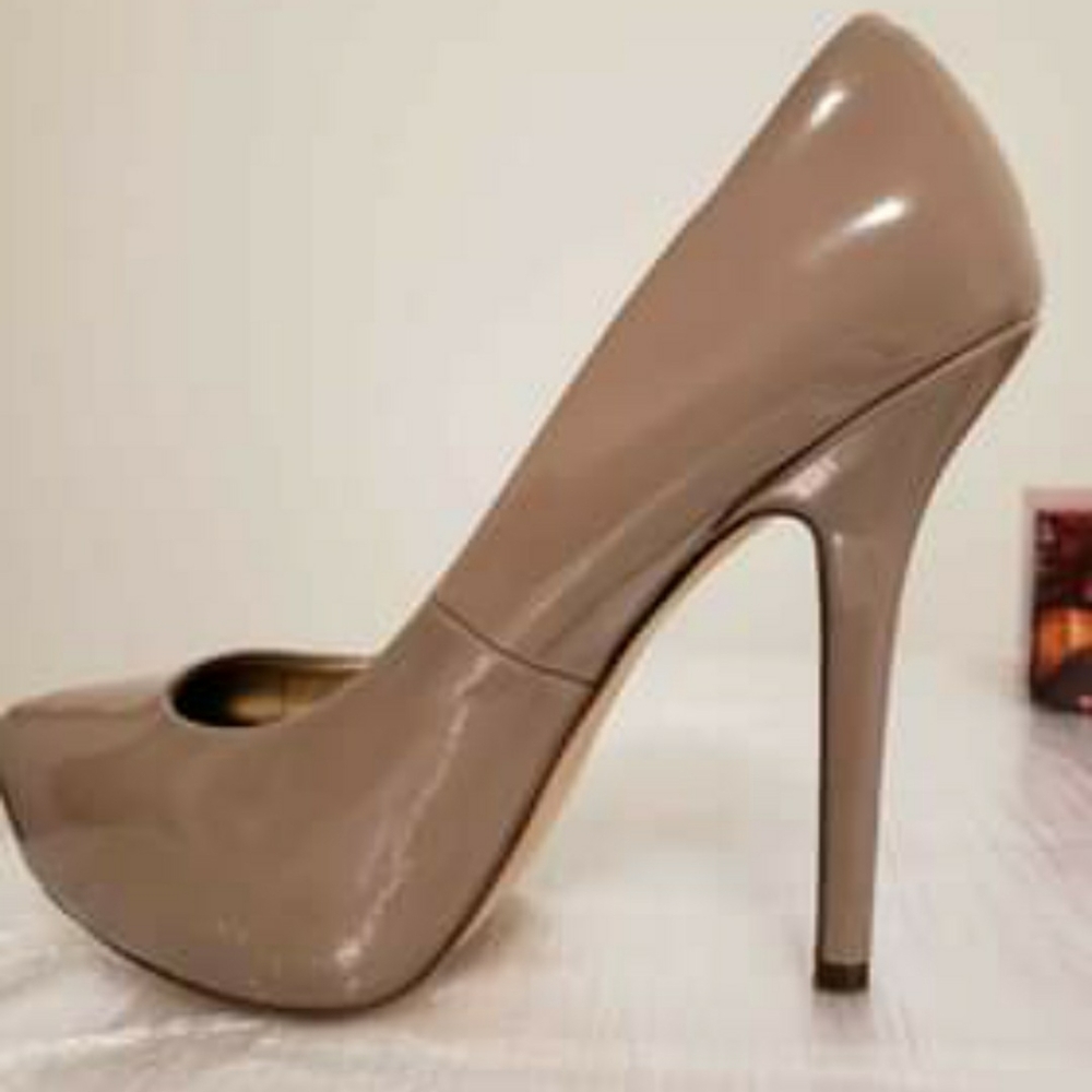 Beige heels